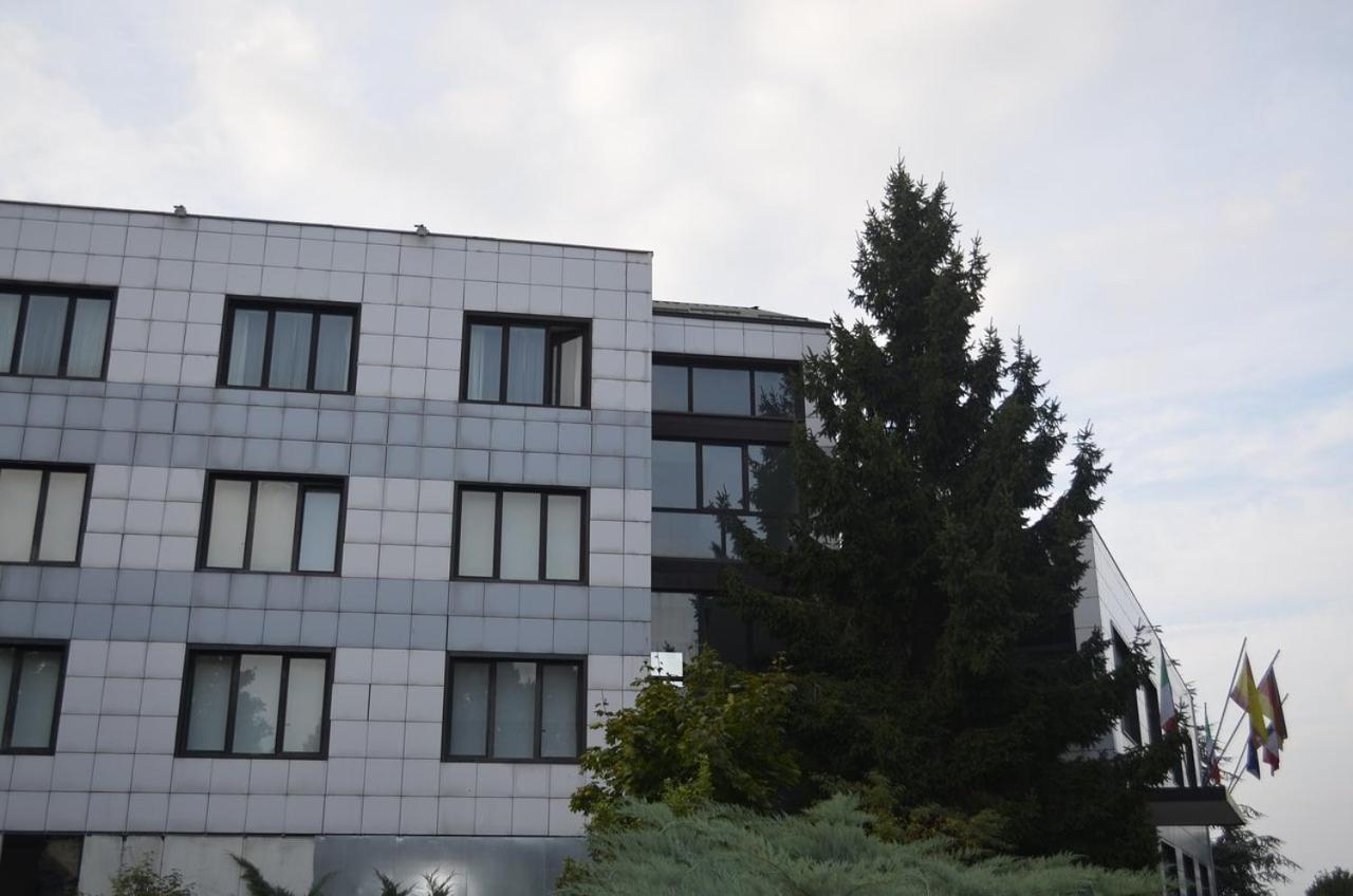 Hotel Cavalieri Pinerolo Exteriér fotografie