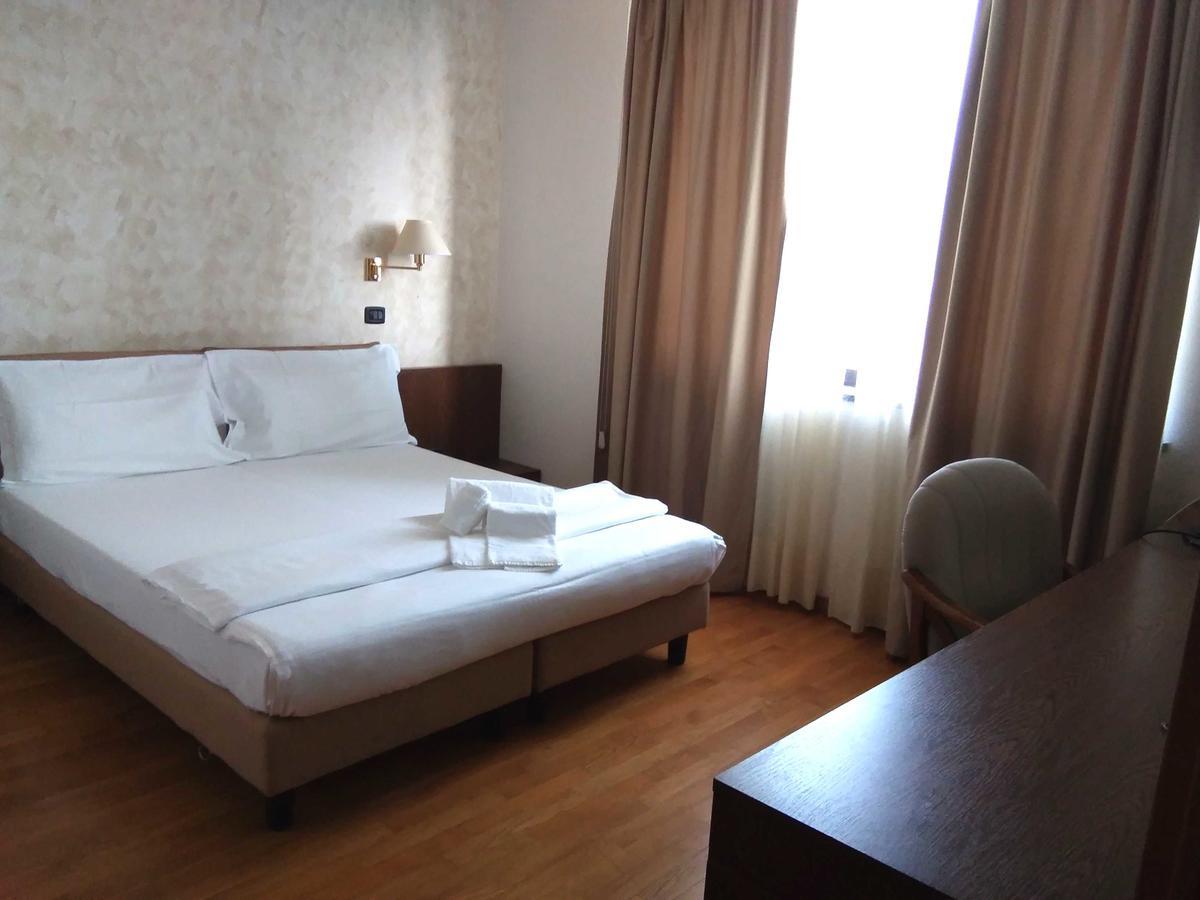 Hotel Cavalieri Pinerolo Exteriér fotografie